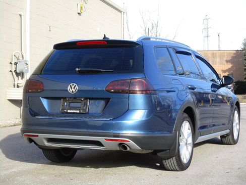Used 2017 Volkswagen Golf Alltrack SE image 7