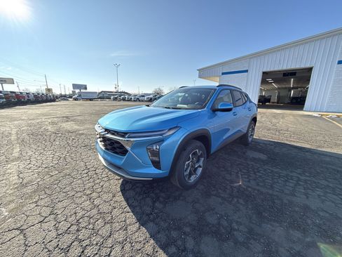 New 2026 Chevrolet Trax LT w/ Driver Confidence Package FWD image 42