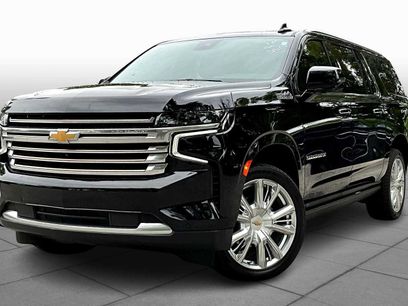 Used 2023 Chevrolet Suburban High Country w/ Premium Package 2