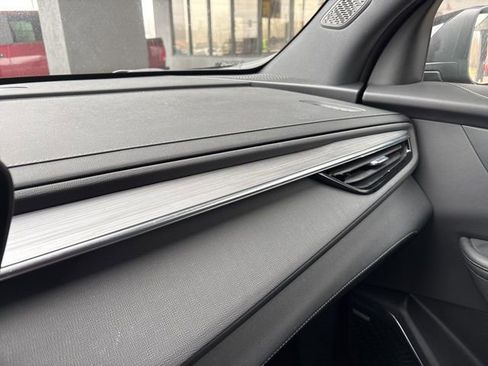 Used 2025 Buick Enclave Preferred image 23