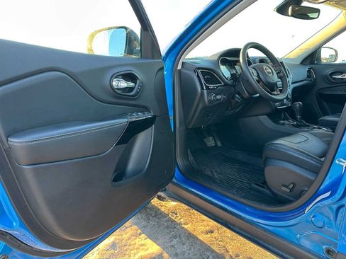 Used 2023 Jeep Cherokee Altitude Lux w/ Lux Elite Package image 20