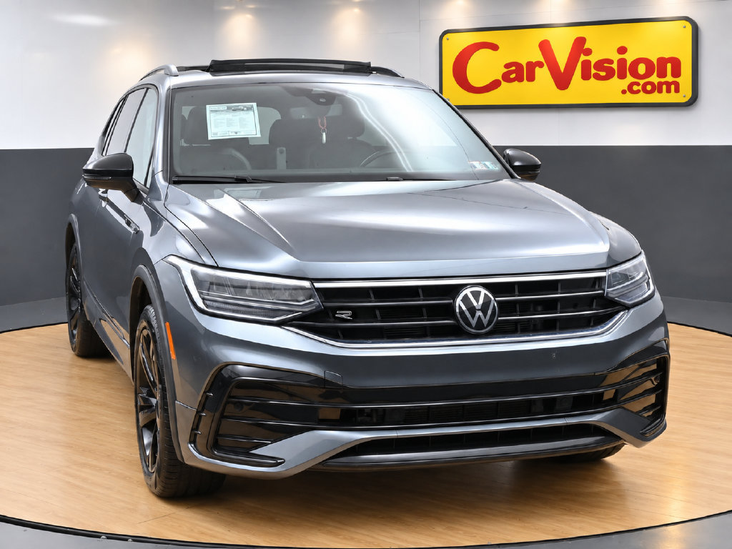 Used 2024 Volkswagen Tiguan SE R-Line AWD/4WD image 4