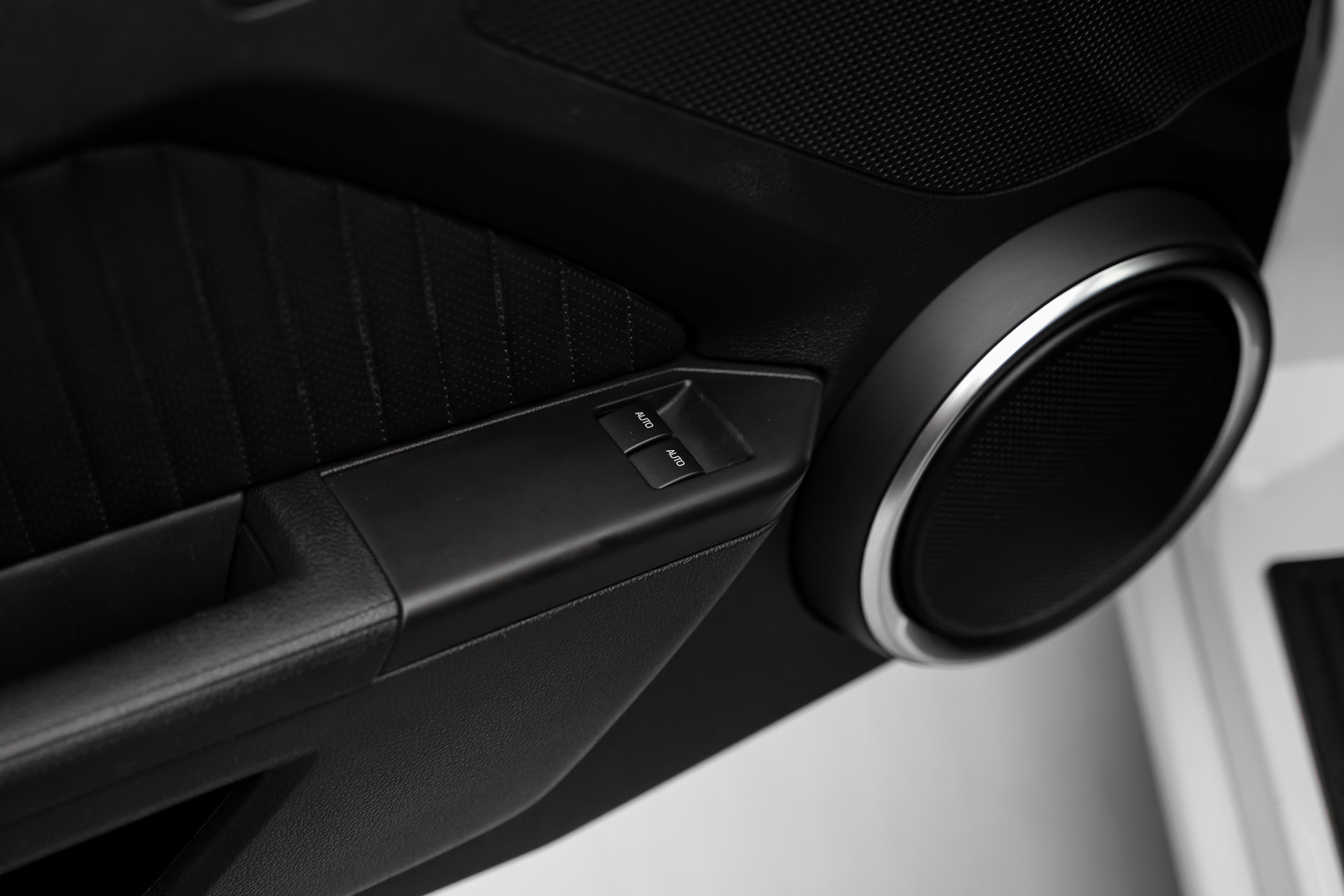 Used 2013 Ford Mustang Shelby GT500 RWD image 56