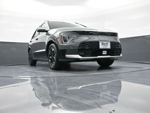 New 2025 Kia Niro Wave w/ Wave Preserve Package image 29