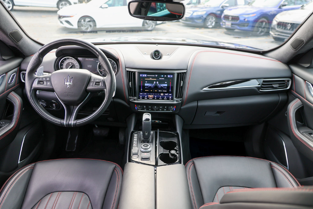 Used 2023 Maserati Levante GT AWD/4WD image 7