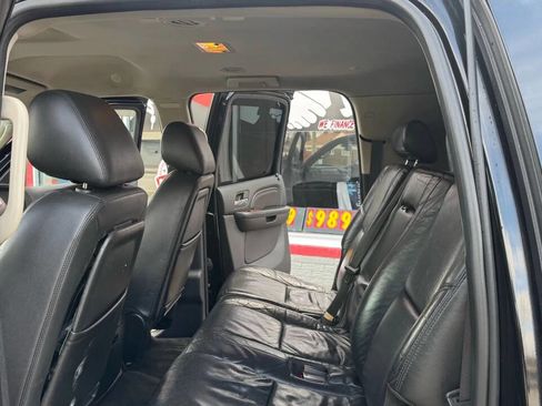 Used 2011 Cadillac Escalade ESV AWD image 20