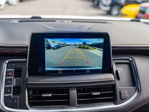 Used 2022 GMC Yukon XL AT4 image 31