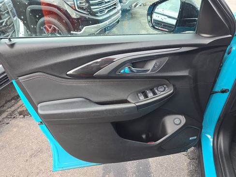 Used 2021 Chevrolet TrailBlazer RS w/ Sun and Liftgate Package image 19