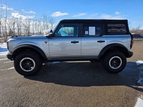 Used 2023 Ford Bronco Badlands w/ Sasquatch Package AWD/4WD image 4
