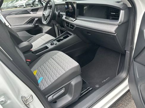 Certified 2025 Volkswagen Tiguan S FWD image 27