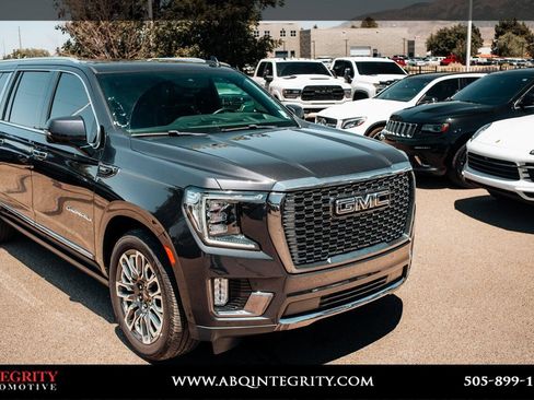 Used 2023 GMC Yukon XL Denali Ultimate AWD/4WD image 13