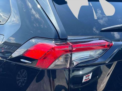 Certified 2023 Toyota RAV4 LE AWD/4WD image 9