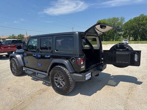 Used 2024 Jeep Wrangler Unlimited Sport AWD/4WD image 18