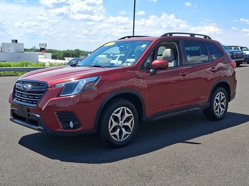 Certified 2022 Subaru Forester Premium w/ Popular Package #2 AWD/4WD image 3