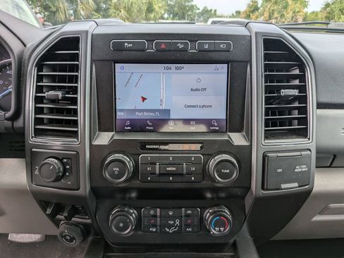 Certified 2021 Ford F250 XLT w/ XLT Premium Package AWD/4WD image 22