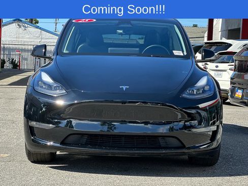 Used 2025 Tesla Model Y Long Range AWD/4WD image 9