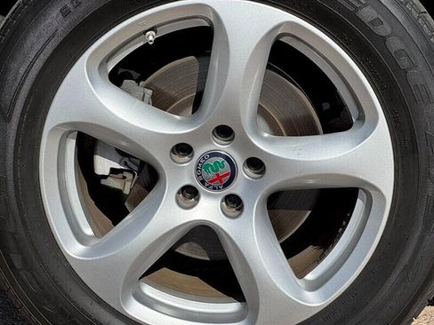 Used 2018 Alfa Romeo Stelvio AWD image 35