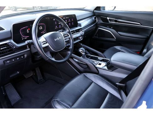 Used 2025 Kia Telluride S AWD/4WD image 3