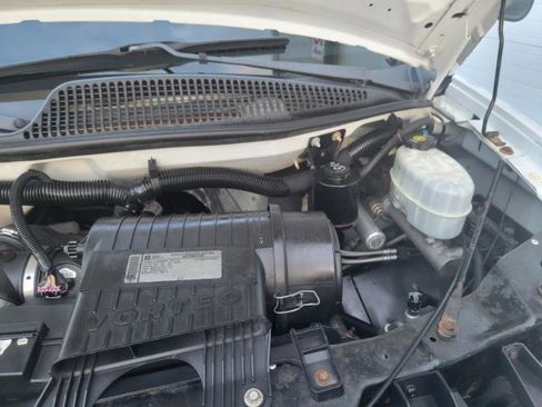 Used 2011 Chevrolet Express 1500 AWD image 56