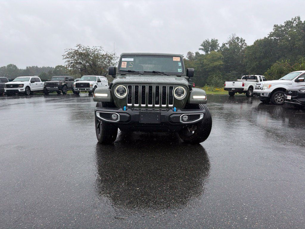 Used 2023 Jeep Wrangler Unlimited Sahara w/ Cold Weather Group AWD/4WD image 2