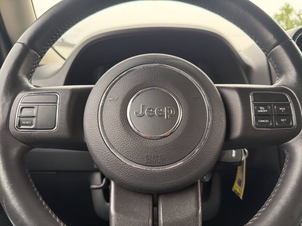Used 2014 Jeep Patriot Latitude AWD/4WD image 11