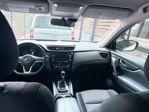 Used 2019 Nissan Rogue SV AWD/4WD image 9