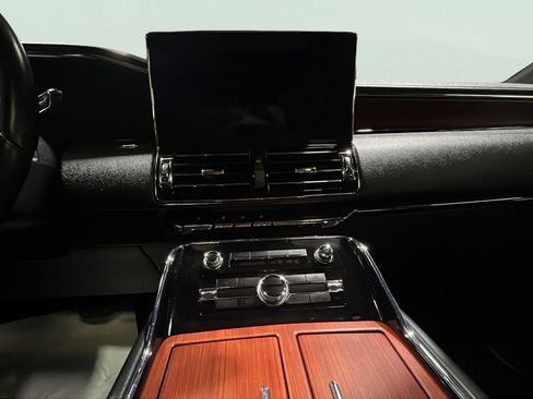 Used 2024 Lincoln Navigator Reserve image 10