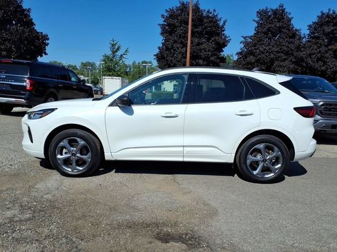 Used 2024 Ford Escape ST-Line w/ Tech Pack #1 AWD/4WD image 2