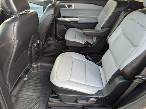 Used 2021 Ford Explorer XLT w/ Equipment Group 202A image 30