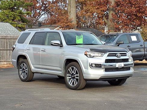 Used 2023 Toyota 4Runner Limited image 2