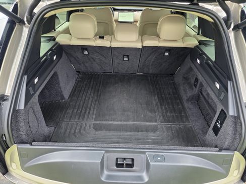 Certified 2023 Land Rover Range Rover SE image 13