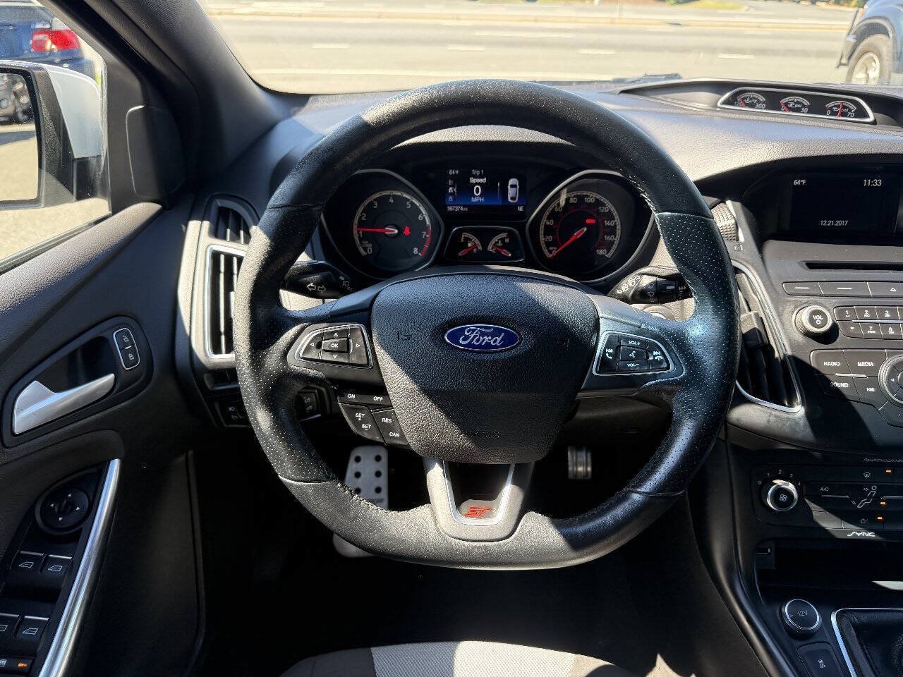 Used 2017 Ford Focus ST FWD image 18