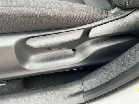 Used 2025 Toyota Corolla LE image 23