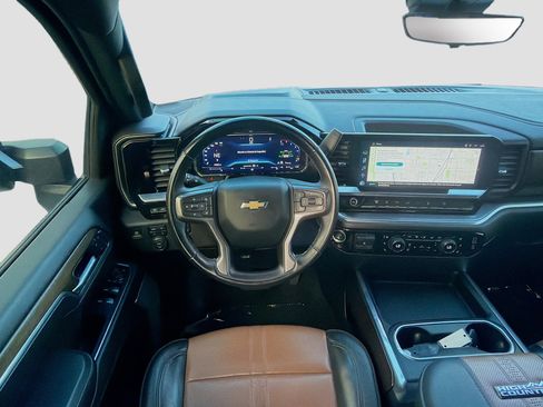 Used 2024 Chevrolet Silverado 2500 High Country w/ Technology Package AWD/4WD image 21