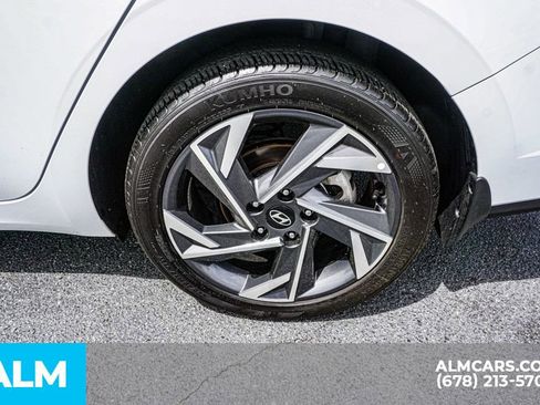 Used 2025 Hyundai Elantra Sport image 17