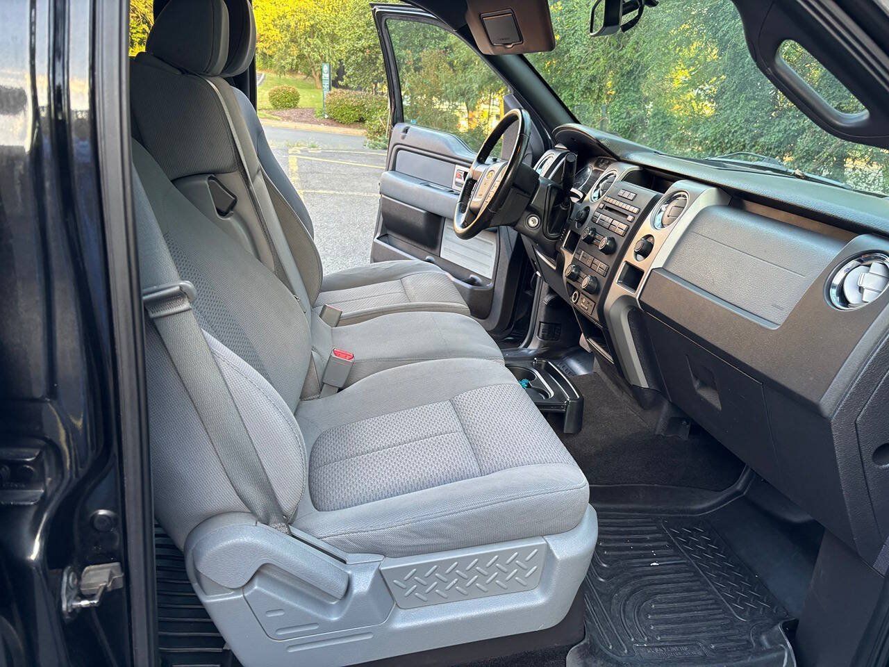 Used 2011 Ford F150 XLT w/ XLT Convenience Pkg AWD/4WD image 22