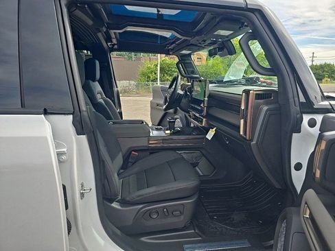 New 2025 GMC Hummer EV 3X image 28