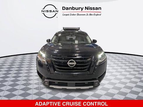 Certified 2023 Nissan Pathfinder SL w/ Lighting Package (N92) FWD image 10
