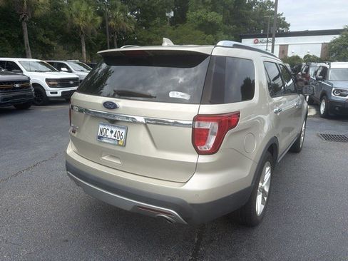 Used 2017 Ford Explorer Limited FWD image 5
