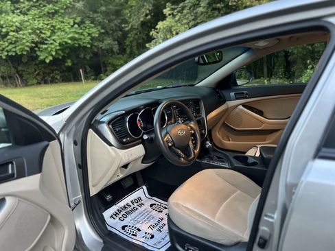 Used 2012 Kia Optima LX w/ Convenience Pkg image 14