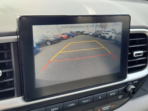 Used 2022 Hyundai Venue SEL image 29