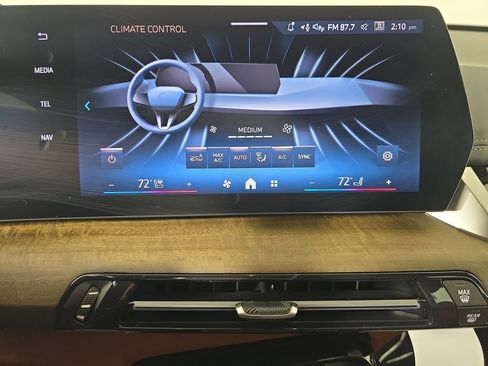 New 2026 BMW X1 xDrive28i w/ Technology Package AWD/4WD image 24