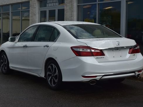 Used 2016 Honda Accord EX-L image 10