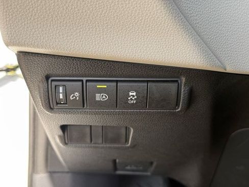 Used 2026 Toyota Corolla Cross LE w/ Moonroof Package FWD image 23