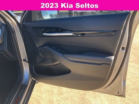 Used 2023 Kia Seltos S w/ Navigation Package image 12