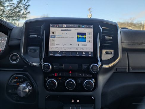 Used 2024 RAM 1500 Laramie image 15