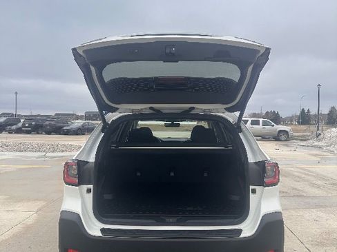 Used 2025 Subaru Outback Premium w/ Popular Package #1A image 8