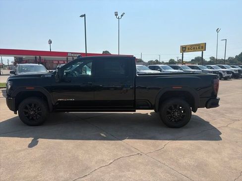 New 2026 GMC Sierra 2500 AT4 w/ AT4 Premium Plus Package AWD/4WD image 3