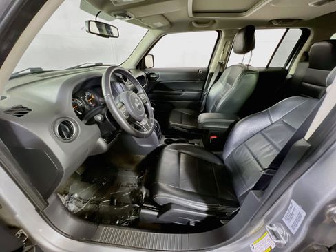 Used 2017 Jeep Patriot High Altitude AWD/4WD image 19