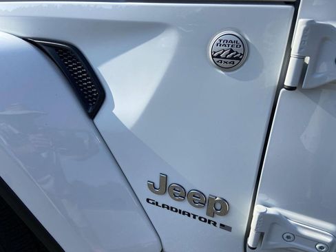 Used 2023 Jeep Gladiator Overland image 30